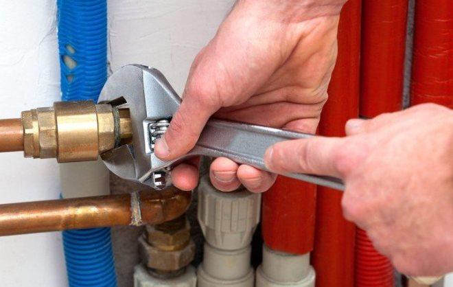 Обратный клапан нужен для защиты водопроводной системы в случае возникновения внештатных ситуаций